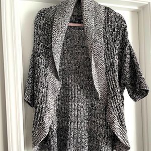 3/4 length sleeve sweater/overcoat